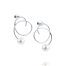 Efva Attling Little Curly Pearly Ear med sötvattenspärla silver