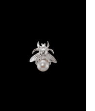 Maria Nilsdotter Bumblebee örhänge silver med sötvattens pärla