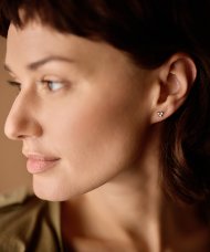 Blomdahl Clover örhänge 6mm guldtitan crystal