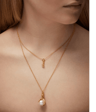 Maria Nilsdotter Tiny Claw Pearl halsband guldpläterad silver med sötvatten pärla