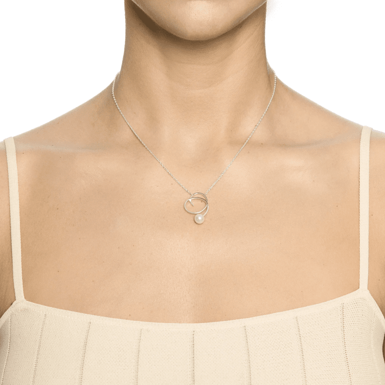 Efva Attling Little Curly Pearly Halsband med sötvattenspärla silver