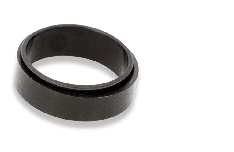 By Billgren Charles stressring svart stål