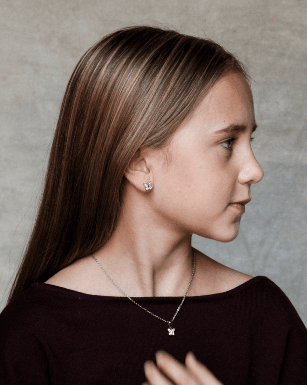 Astrid & Agnes Young Juni stiftörhänge Juni stål cz 9x8mm