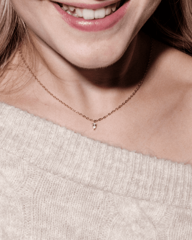 Astrid & Agnes Young Elsa halsband gulpläterad stål/vit kristall 36cm+6