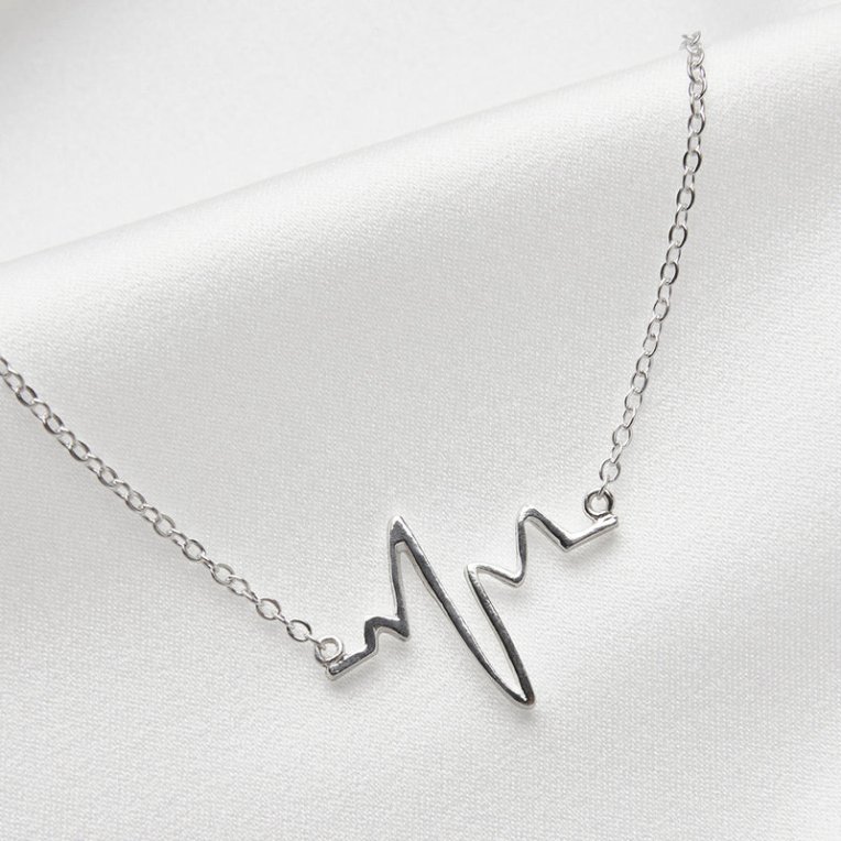 By Sofia Wistam Heartbeat halsband silver stor