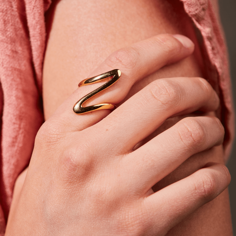 Sintridou Hera Ring Flow guldpläterat stål st.Small