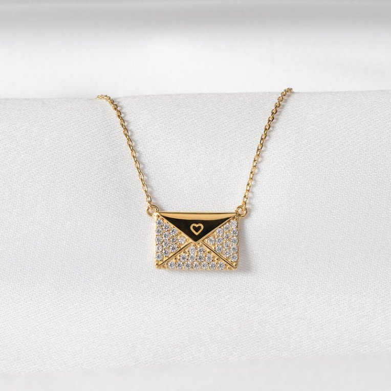 By Sofia Wistam Glam Love Letter halsband guldpläterad mässing