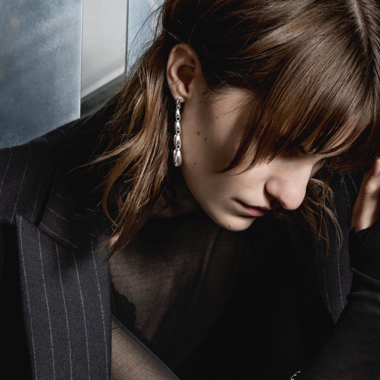 Georg Jensen REFLECT örhängen hängande i silver