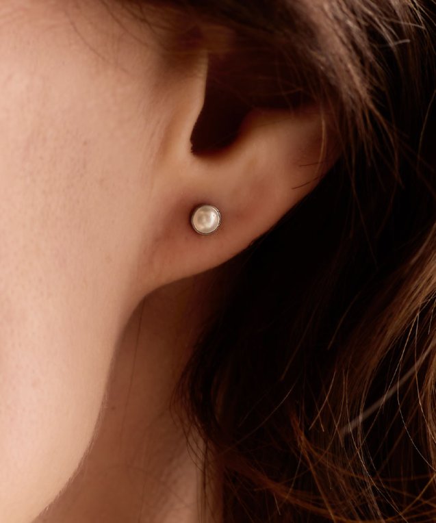 Blomdahl Becel pearl white titan 5mm